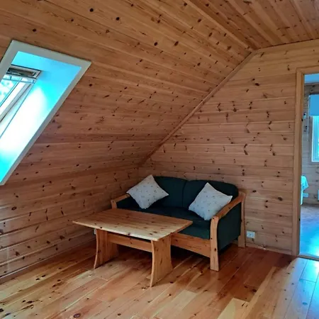 6 Person In Gudvangen-by Traum *